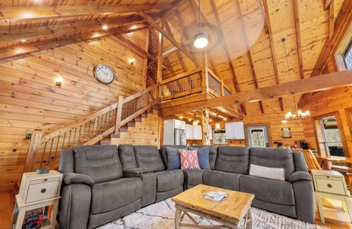 Bryson City Cabin | Mountaintop 4-bed Luxury Getaway w Sunset View, Game room, Hot Tub & Fire Pit