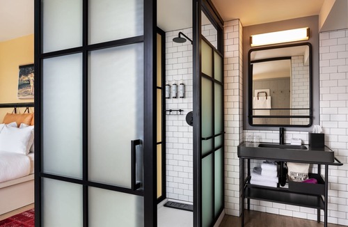 Downtown Springfield Hotel | Moxy Springfield Downtown