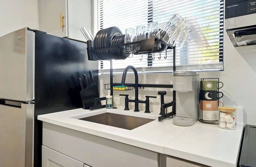 Murray Hill Apartment | Murray Hill Retreat w/Kitchen, Parking & WiFi