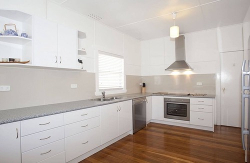 North Creek House | My Blue Heaven Dog Friendly