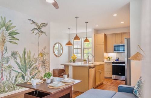 Makaha Valley House | New 4 Bedroom, Amazing Views, Near Beach, Free prk