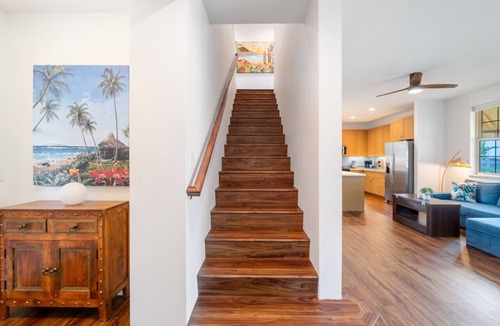 Makaha Valley House | New 4 Bedroom, Amazing Views, Near Beach, Free prk