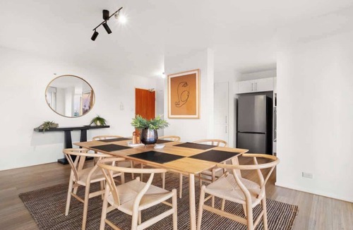 New Farm Apartment | New Farm Sophisticated Retro~3Bed,1Bath,1Car,Views