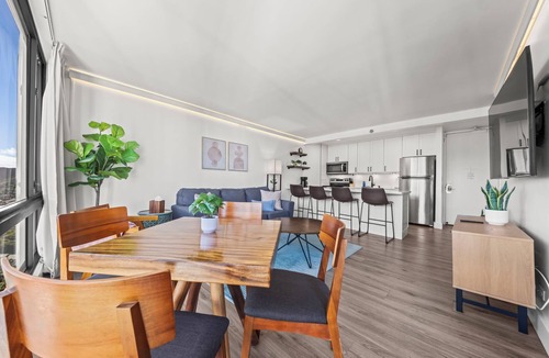 Waikiki Hotel | Newly renovated! FREE PARKING, Koolau Mountain, Golf Course & City Views!