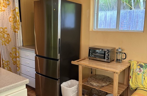 Lanikai Cottage | Newly Renovated Lanikai, steps to Ocean A/C, kayak, Detached Private cottage