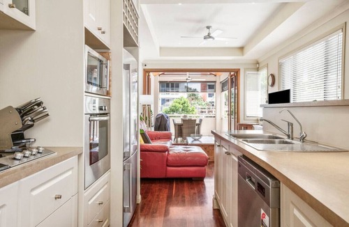 Southport House | Norman St Townhouse - Central Broadwater Parklands