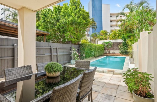 Southport House | Norman St Townhouse - Central Broadwater Parklands