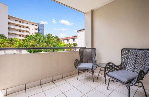 Southport House | Norman St Townhouse - Central Broadwater Parklands