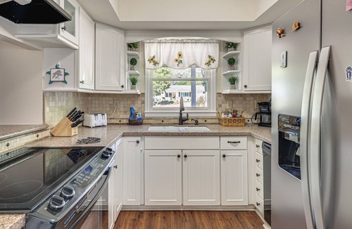 Tranquil Harbour House | Oak Island Home w/Fenced Yard, Walk to Long Beach