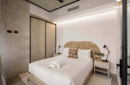 Runaway Bay House | Oatland Esplanade Coastal Retreat | Oatland 26