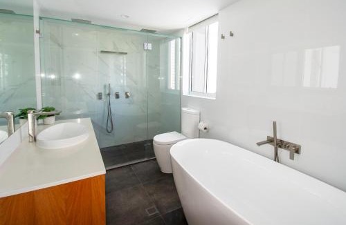Main Beach Resort | Ocean Sands Resort