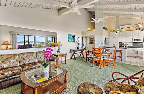 Wailea Condo | Ocean Views Beneath Soaring Ceilings