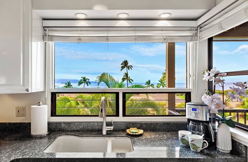 Wailea Condo | Ocean Views Beneath Soaring Ceilings