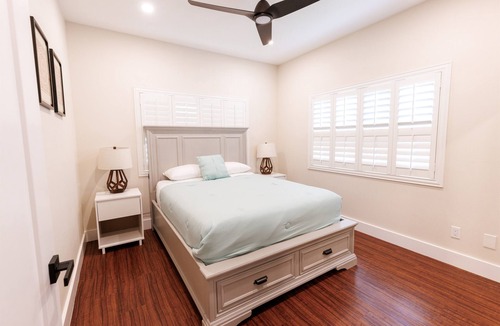 Windward Coast House | Oceanfront Family Retreat - Views, Wi-fi & A/C