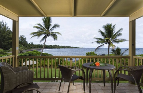 Hana Condo | Oceanfront Hana Kai Maui #2 - Romantic Studio 100' from Water! Kitchenette