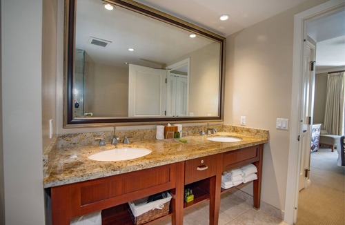 Honokowai Hotel | Oceanfront Lahaina Retreat | 2 Bedroom Resort View at Honua Kai Resort & Spa