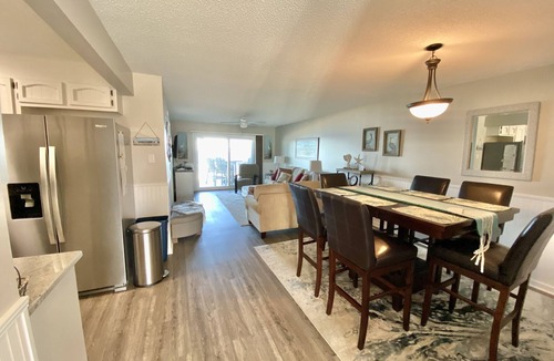 Wilmington Beach Condo | Oceanfront&Pool,Huge Shaded Deck 9+family seating&swing,linens,beachchairs, toys
