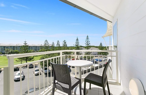 Kingscliff Apartment | Oceanview Apartment in Salt Beach Resort by uHoliday - 2BR, 1BR and Hotel Room configurations available
