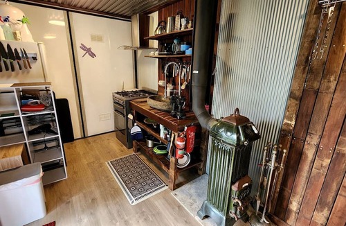 Austinville Cabin | Off-Grid Equipped Container with Outdoor Pool and Amazing Views in Queensland