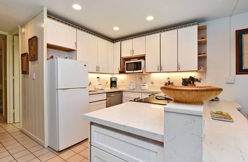 Napili Condo | Old Hawaiian Feel with Oceanfront View