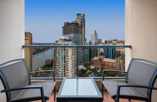 Brisbane Central Business District Apartment | One-bedroom City Escape I Mantra on Queen