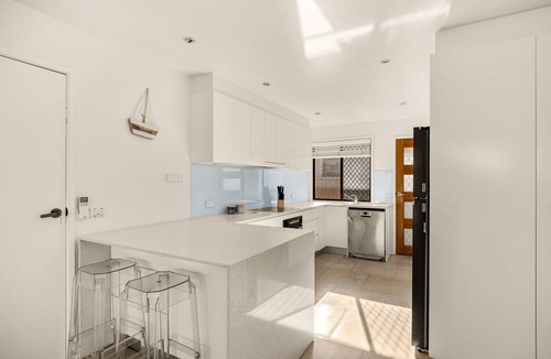 Palm Beach Apartment | Palm Beach Escape Steps from Sand