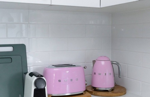 Pottsville House | Pandanus Breeze - 3 min to beach + pet friendly