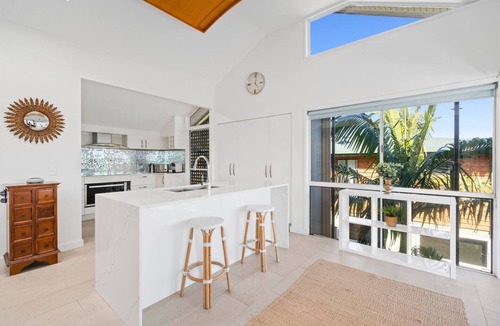 Banora Point Apartment | Paradise Palms Resort Retreat with Panoramic Views