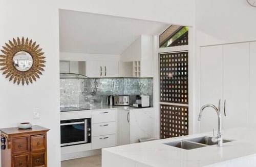 Banora Point Apartment | Paradise Palms Resort Retreat with Panoramic Views