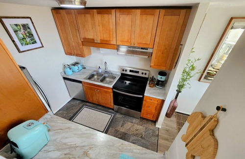 Honalo Condo | Peaceful Kona Getaway with Ocean Views | 2-Bedroom Condo at Kona Coffee Villas