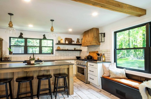 Fennville House | Peaceful, Modern Farmhouse. Premier Host. Minutes From Beach. Dog Friendly.