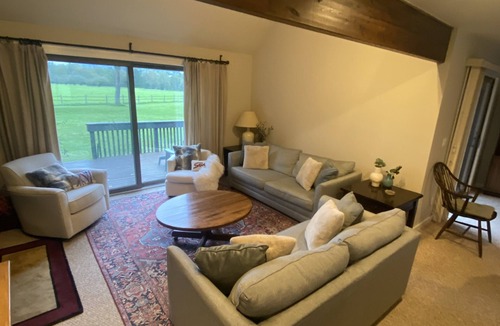 Stowe Area Condo | Perfect Stowe Location! Stunning Mountain Views in Cozy Condo 2BR- sleeps 6
