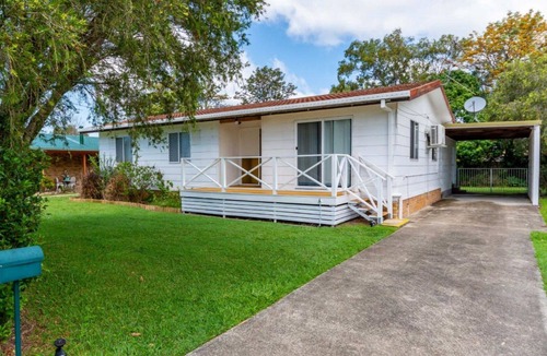 Bellara House | Pet Friendly Family Holiday Getaway