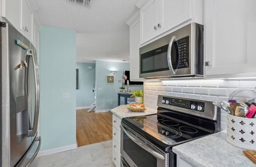 Fernandina Beach House | Pet Friendly | Luxury 3-Level Townhome | 3 Min Walk to the Beach