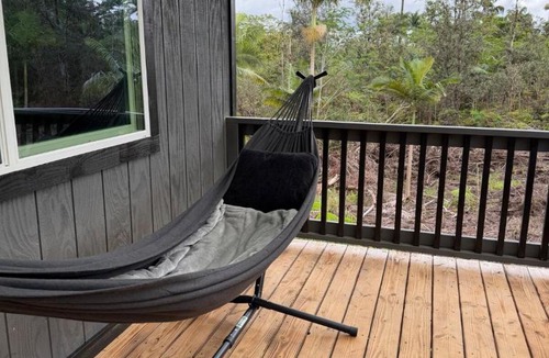 Kurtistown House | Private jungle retreat with AC and WiFi near Volcano