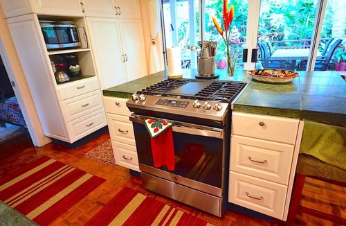 Kahaluu Bay Villa | Private Kona Villa, Pano Ocean Views! Walk to Magic Sands, Private Pool & Spa