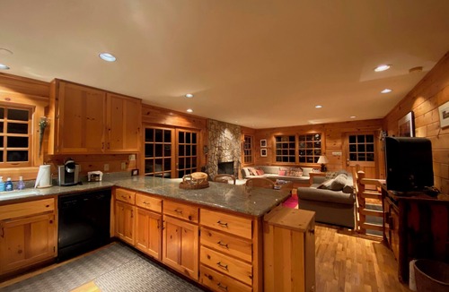 Blairsville Cabin | Private Lakefront Home With Mountain Vistas. Canoe And Rowboat Available. Dock.
