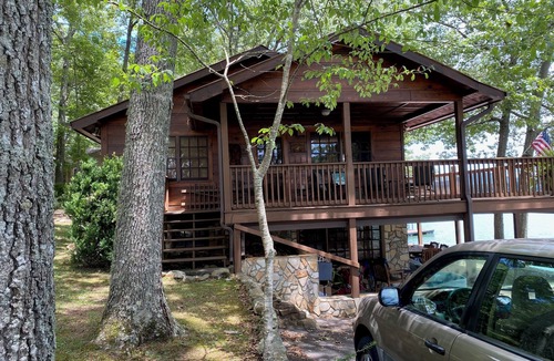 Blairsville Cabin | Private Lakefront Home With Mountain Vistas. Canoe And Rowboat Available. Dock.