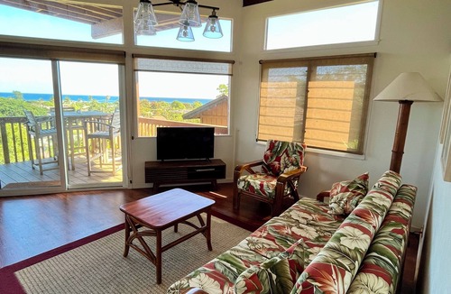 Pupukea Apartment | Private one bedroom studio with spectacular views of Sunset Beach $5k/month