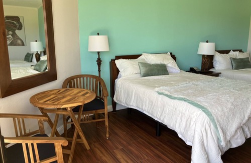 Hanamaulu Hotel | Private Unit - 4 Star Kauai Beach Resort, just steps to the beach