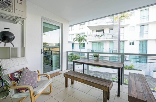Palm Beach Apartment | Pure Palm Beach Bliss at The Pavilions on Fifth