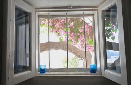 Episkopi Gonias Villa | Pyrgos 3-bed Villa, Sleeps 8, With Pool and Aircon