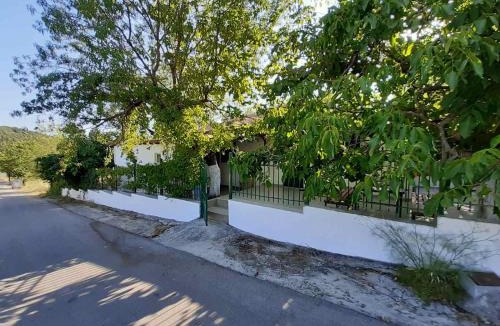Lefkas House | Quiet Agricultural House