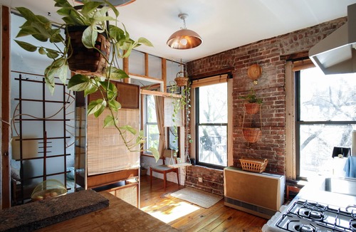 Williamsburg Apartment | Quiet Loft ~ Bedroom ~ 6 Windows ~ Home Theater ~ Williamsburg ~ Near Waterfront