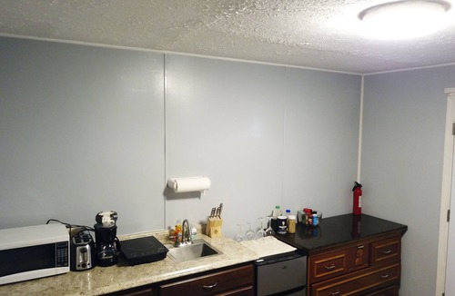 Hilo Apartment | Rainbow Hale, Unit 2—a delightful and convenient pet-friendly retreat.