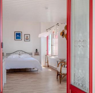 Mithimna Apartment | Rastōne House