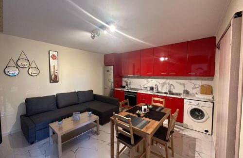 Akovitika Apartment | Red Harmony by the sea Pool and balcony