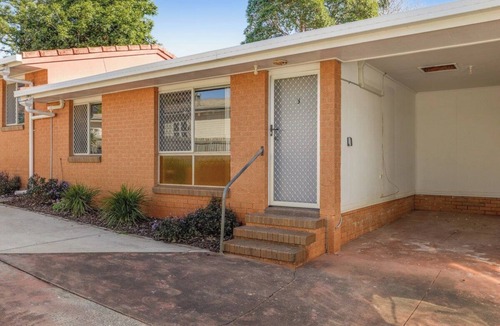 Centenary Heights Apartment | Relaxed Comfort in Quiet Leafy Surrounds!
