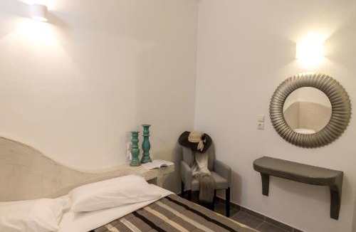 Firostefani Hotel | Remvi Suites