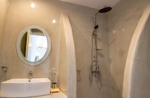 Firostefani Hotel | Remvi Suites